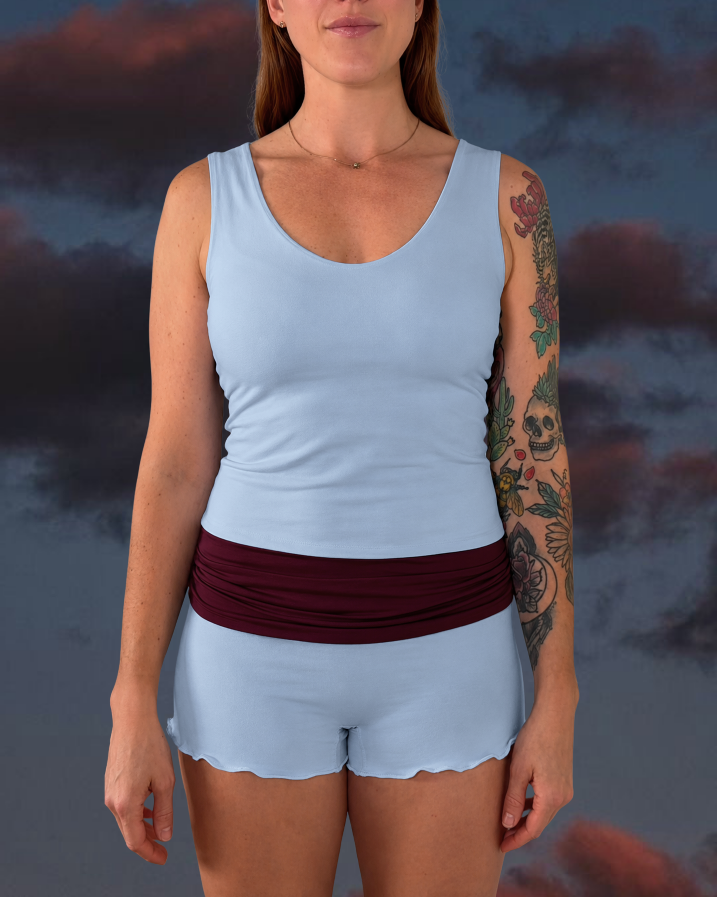 GIGI MINI SHORTS BURGENDY SKIES