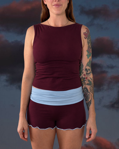 GIGI MINI SHORTS BURGENDY SKIES