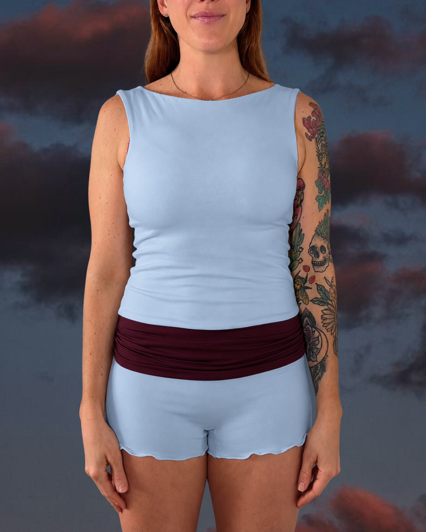 GIGI MINI SHORTS BURGENDY SKIES