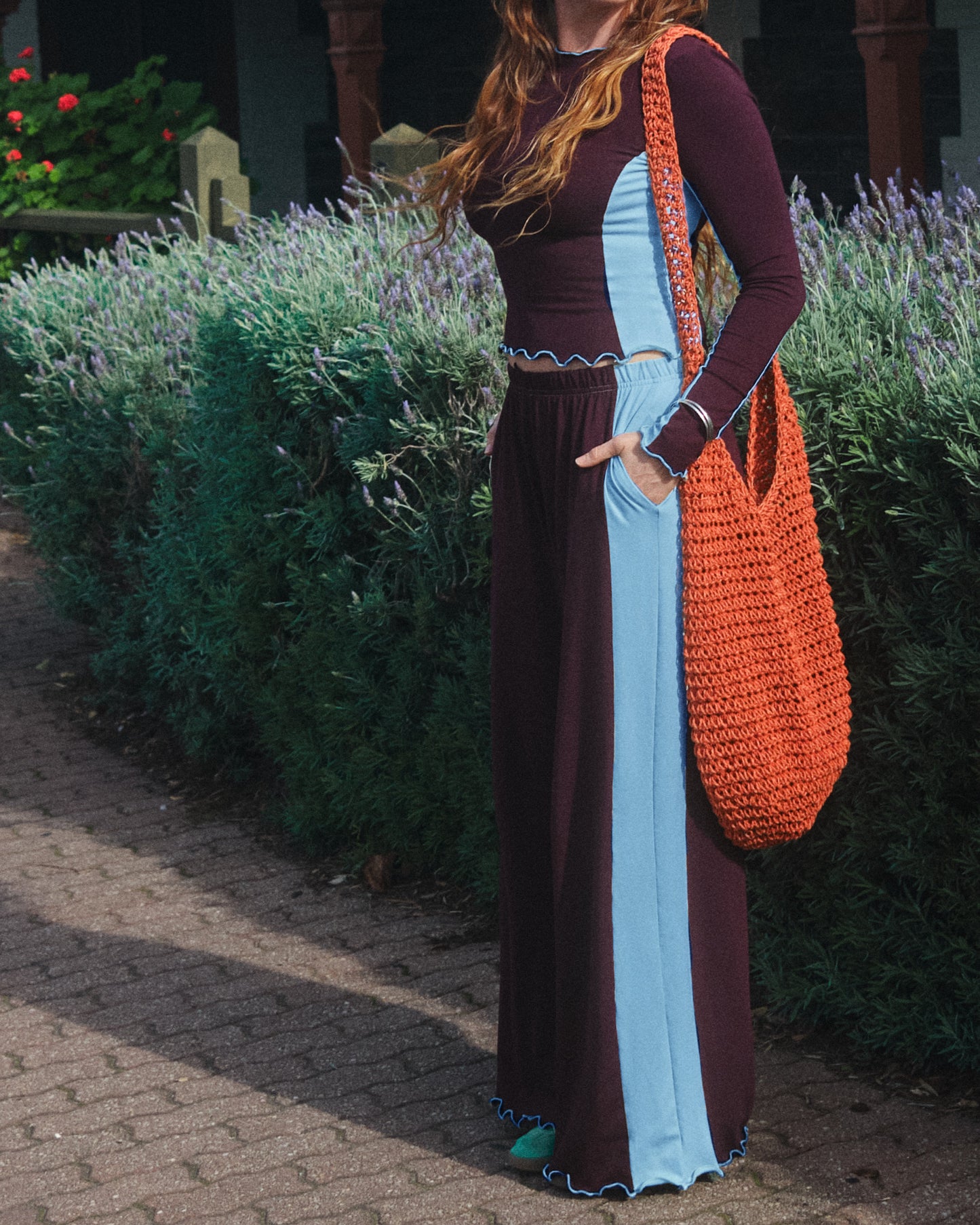 SPORTY SPLICE LONG SLEEVE TOP BURGENDY SKIES