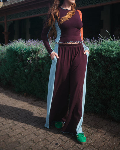 SPORTY SPLICE LONG SLEEVE TOP BURGENDY SKIES